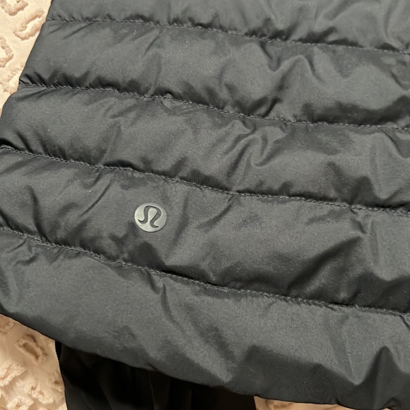 Lululemon women’s jacket - Picture 3 of 9